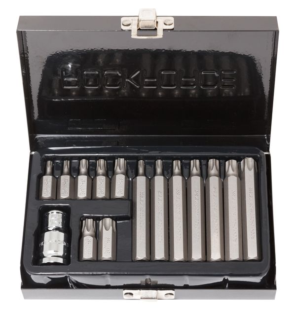 Набор бит TORX с битодержателем, 15 предметов 1/2" (L: 30/75 мм; Т20, Т25 ,Т30, Т40, Т45, Т50, Т55), в металлическом кейсе ROCKFORCE RF-4156 Набор бит TORX с битодержателем, 15 предметов 1/2" (L: 30/75 мм; Т20, Т25 ,Т30, Т40, Т45, Т50, Т55), в металлическом кейсе ROCKFORCE RF-4156